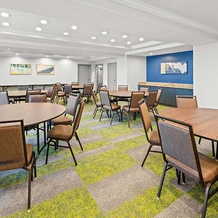 Spark By Hilton Woodbridge Buitenkant foto
